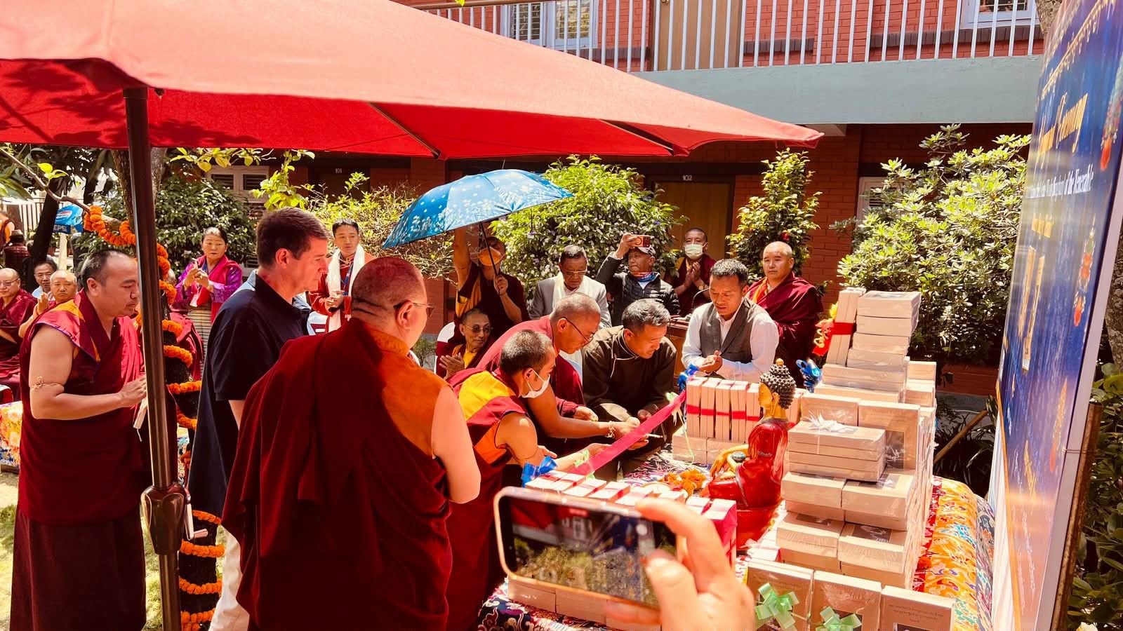 शेर्पा समुदायका महान् विद्वान् खेन्पो साङ्गे तेन्जीन रिन्पोछेको कृति विमोचन